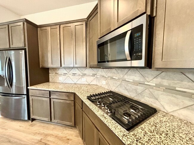 Building Photo - Luxury Living in Arcadia Ridge – Corner Lot, 3 Full Baths & Resort-Style Amenities!