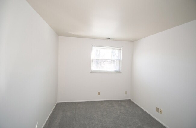 Building Photo - Coming Soon – Easy Living on the Southeast Side