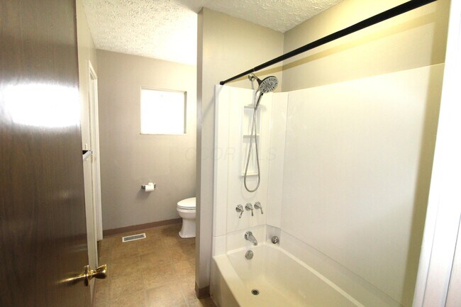 Building Photo - 2928 Landon Dr