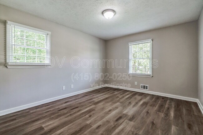 Building Photo - 4780 Bell Cir SE