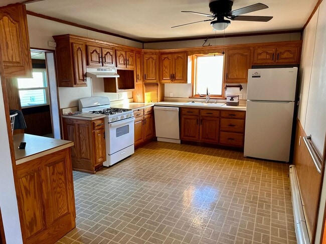 Building Photo - Check Out This 2-Bed/1-Bath Home in Bluffton!