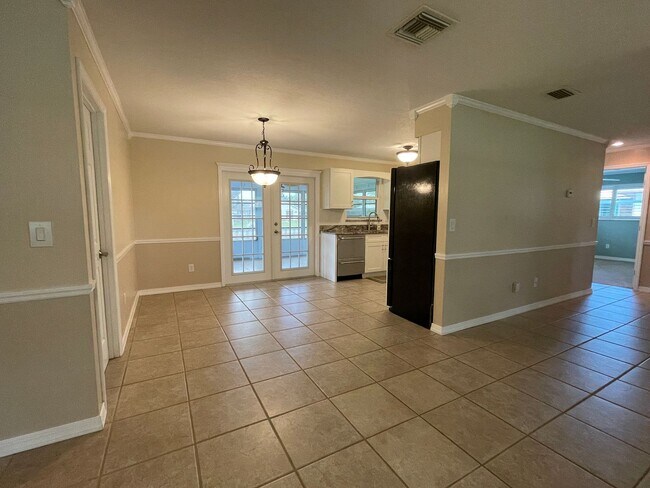 Building Photo - Two bedroom two bath Canal front rental ho...