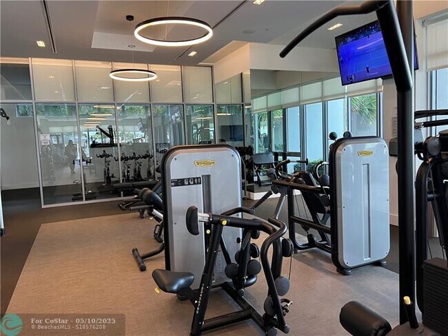 Building Photo - 17301 Biscayne Blvd