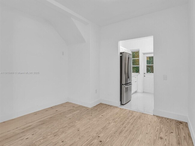 Building Photo - 821 Jefferson Ave