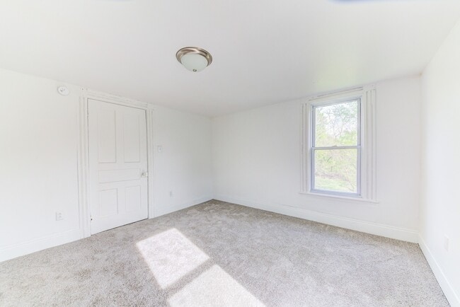 Building Photo - 20 Sylvania Ave