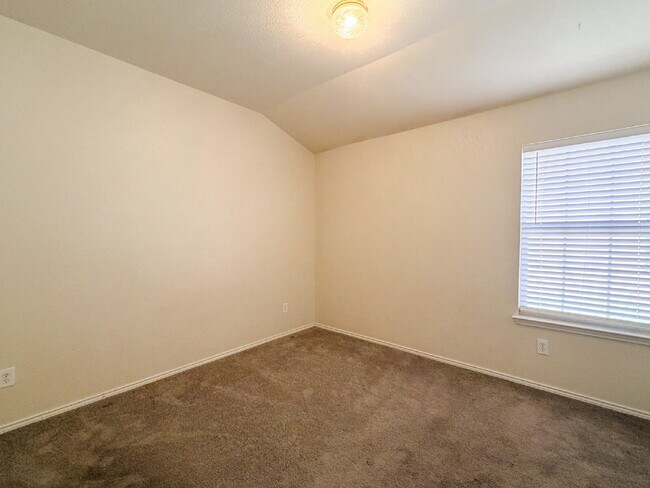 Building Photo - Charming 3-Bedroom, 2-Bath in Grand Prairie!