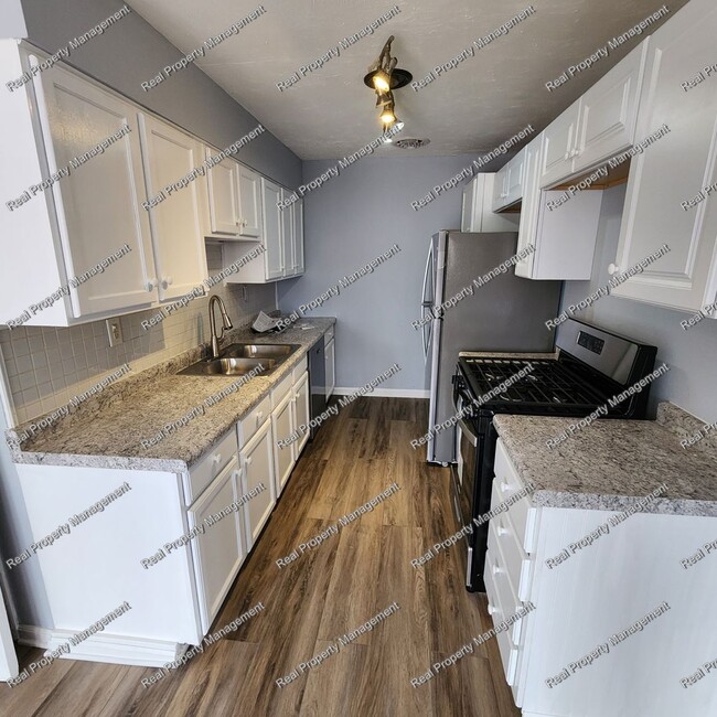 Building Photo - Updated Four Bedroom Hobart Ranch