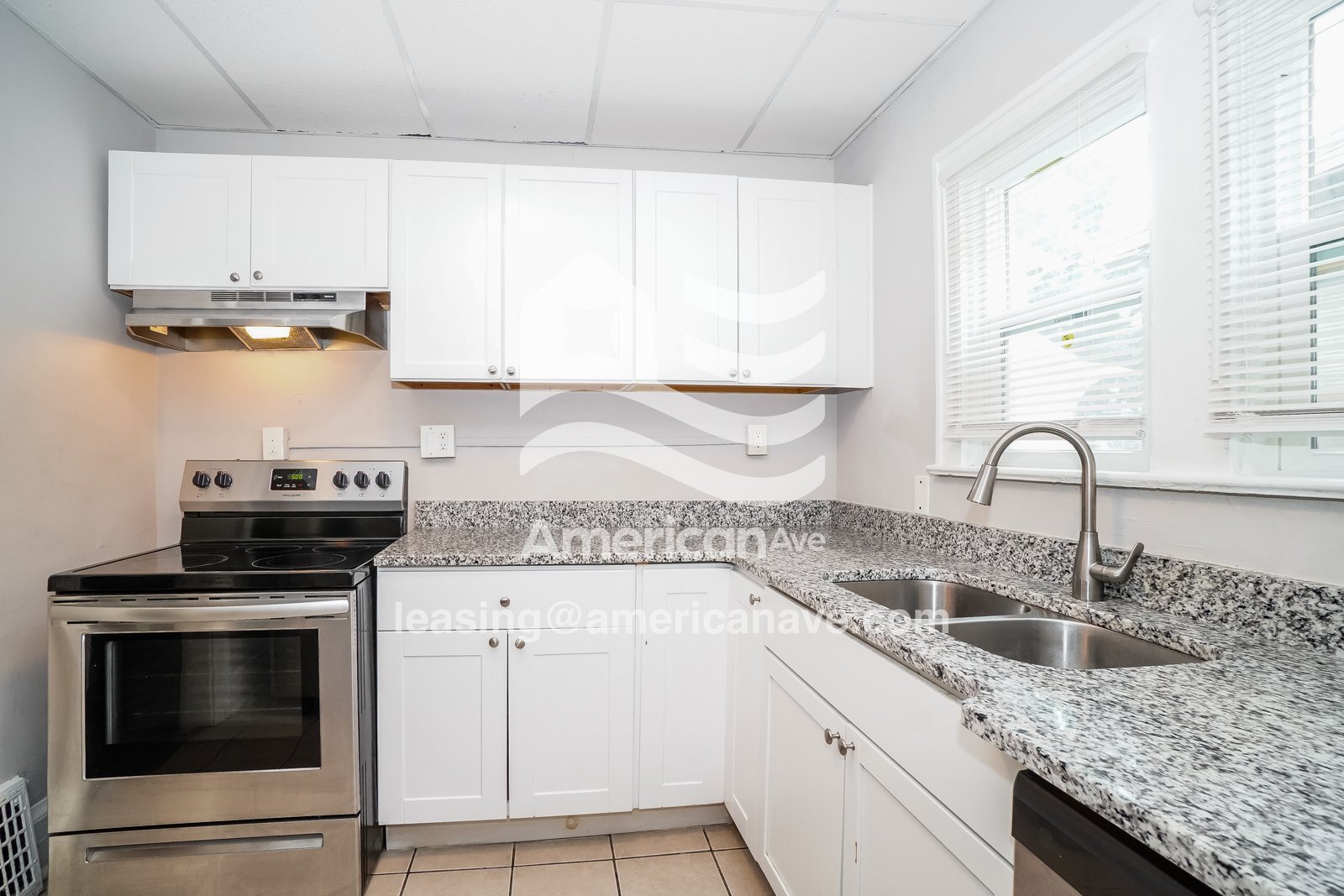 Building Photo - 985 Delia Ave