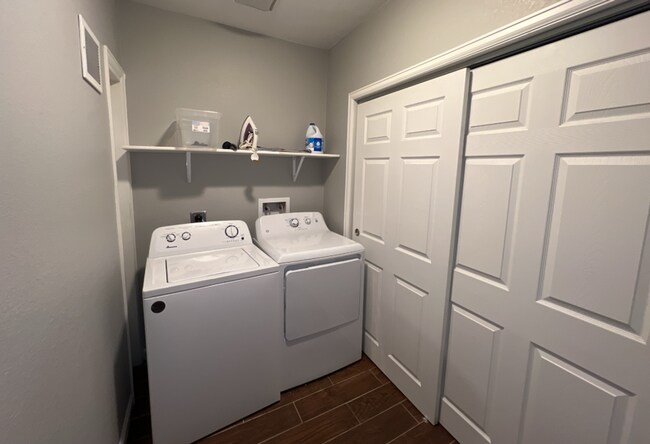 Building Photo - Beautifully Remodeled 5-Bedroom Home with Finished Basement and Custom Upgrades!