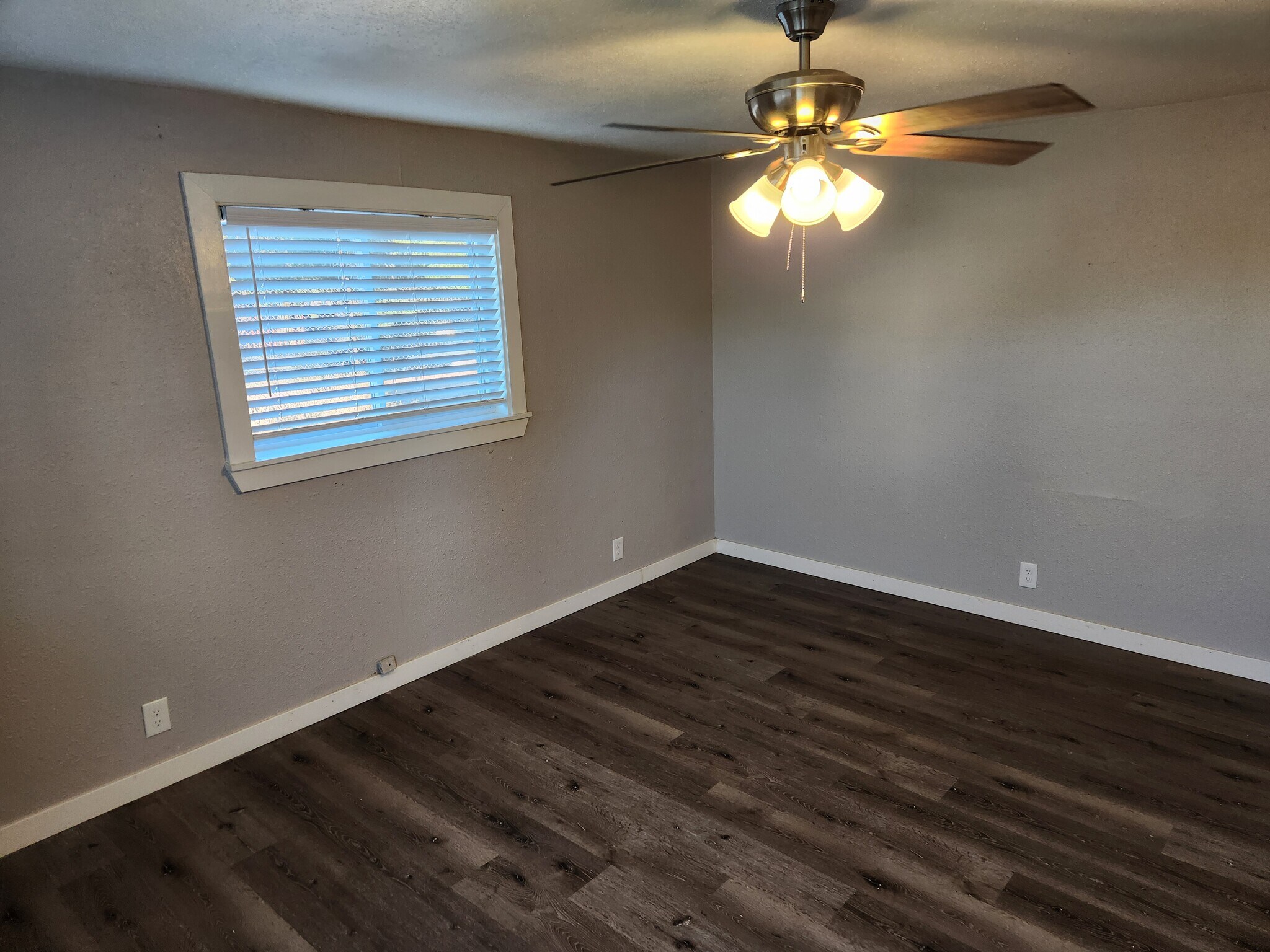 Building Photo - 6690 E 63rd Pl