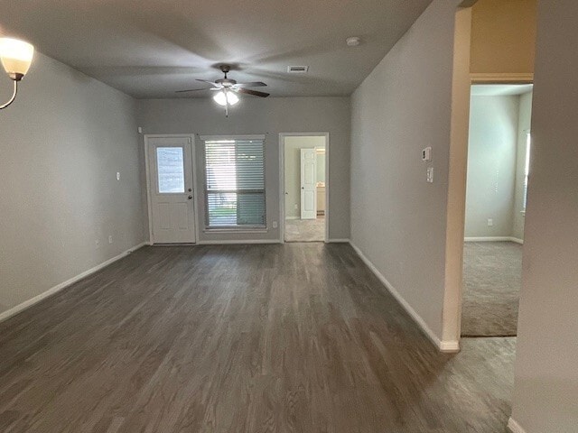 Building Photo - 156 Camelot Pl Ct