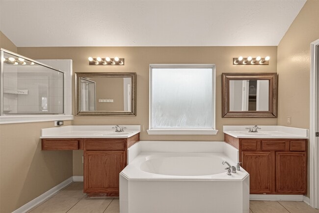 Building Photo - 9022 Clearwood Landing Blvd