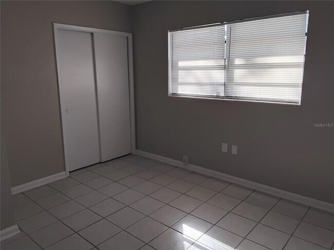 Building Photo - 327 Barbara Cir