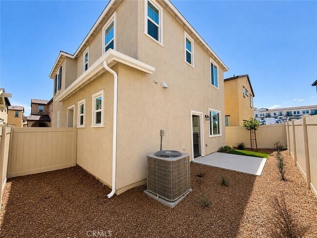 Building Photo - 28274 Via Garnicia
