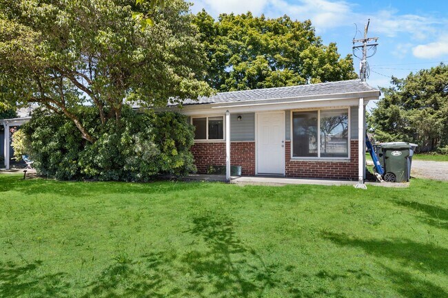 Primary Photo - Cunningham Duplex