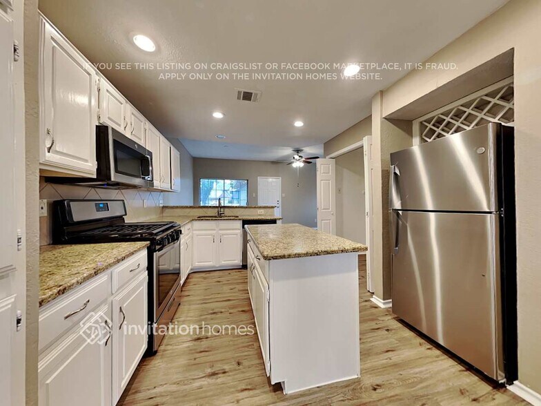 Building Photo - 3823 Branch Hollow Cir