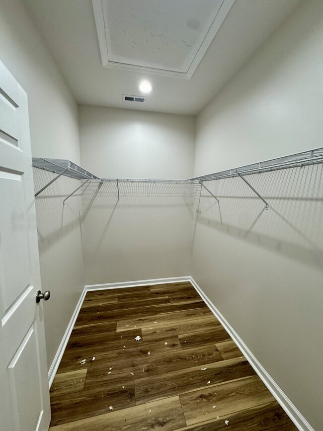 Building Photo - 16592 Jamilynn Dr