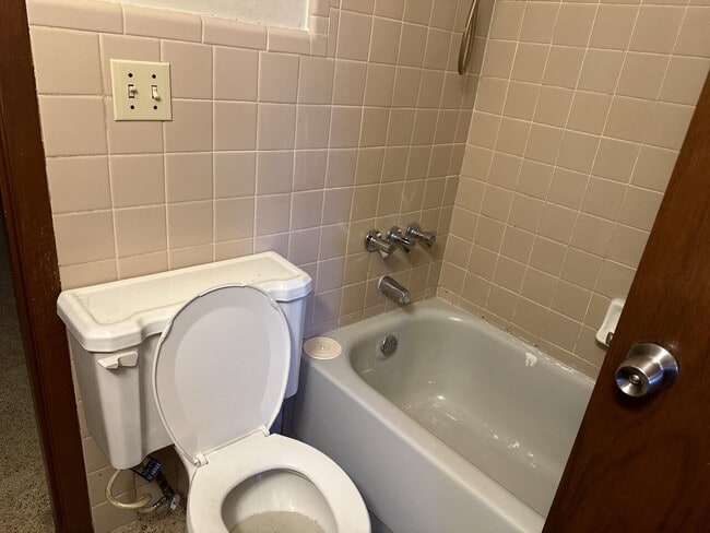 Building Photo - Duplex at NE 17th