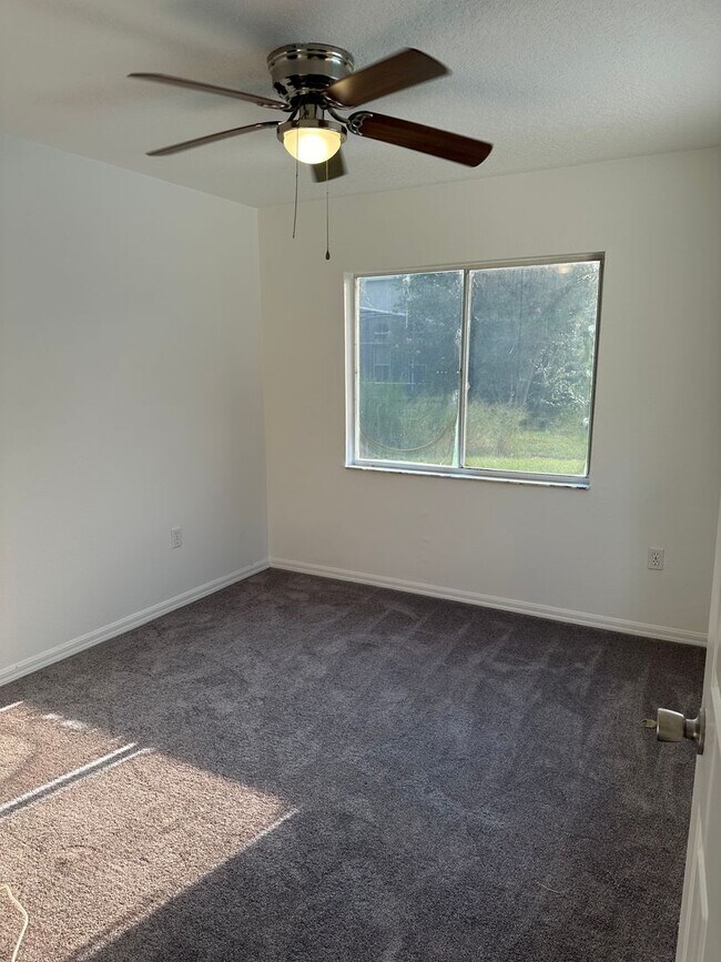 Building Photo - 838 Hillcrest Dr