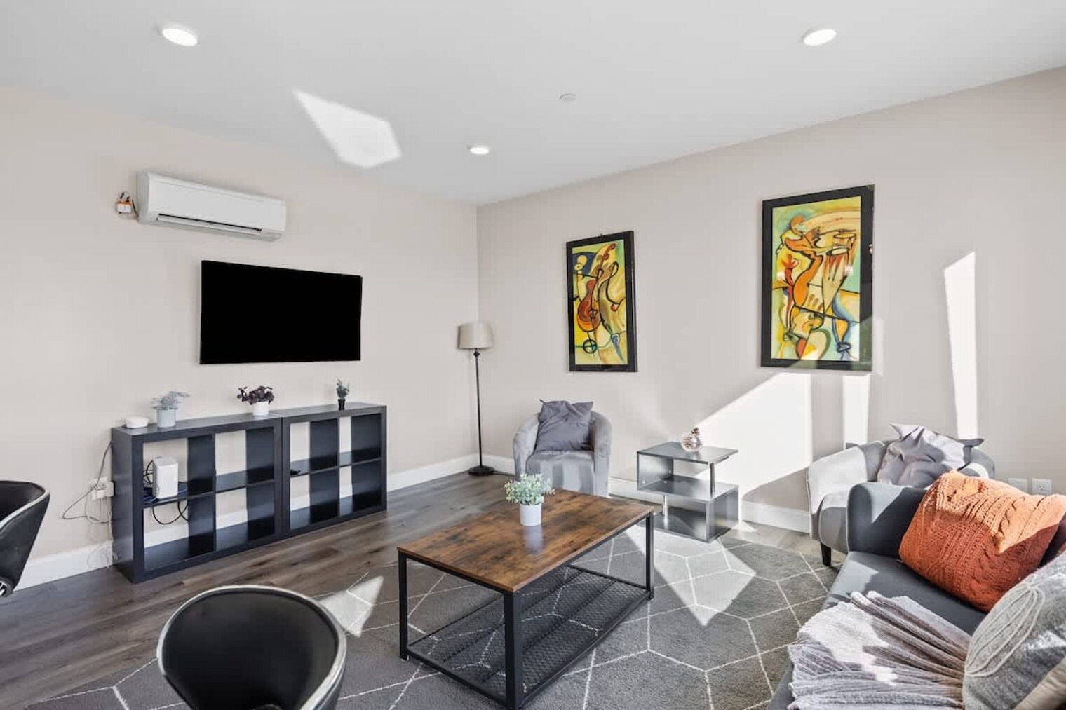 Building Photo - 140 Pearl St