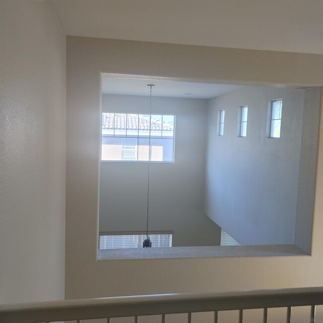 Building Photo - 382 Edgewater Dr