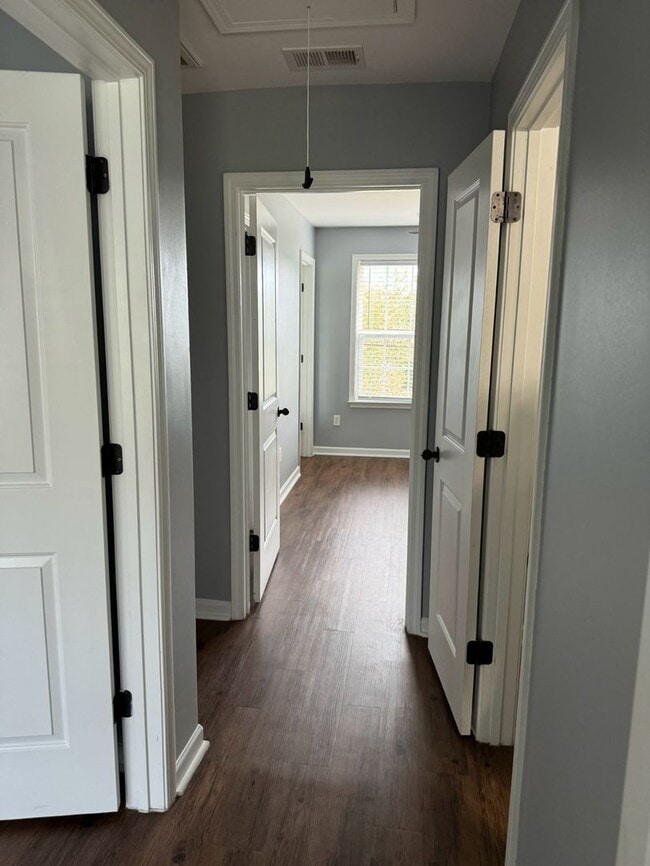 Building Photo - 516 Brawley St