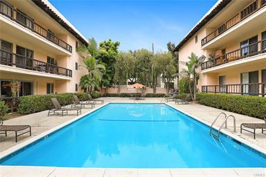 Building Photo - 1127 E Del Mar Blvd