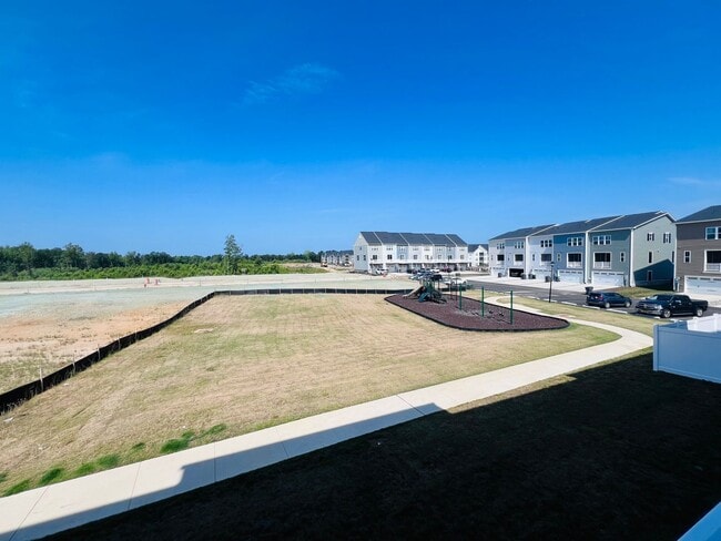 Building Photo - MINUTES TO VRE AND ALL THE CONVENIENCES OF...