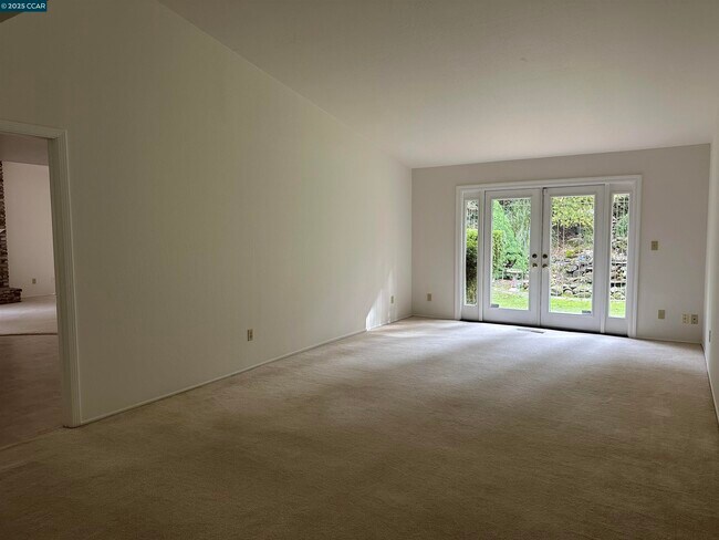 Building Photo - 224 Lasso Cir