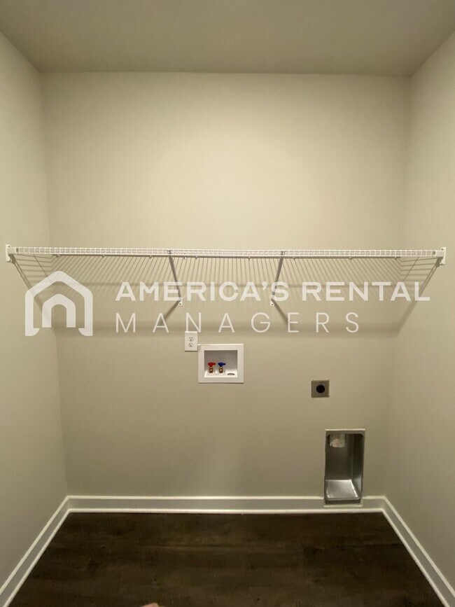 Building Photo - 460 Ridgeview Cir