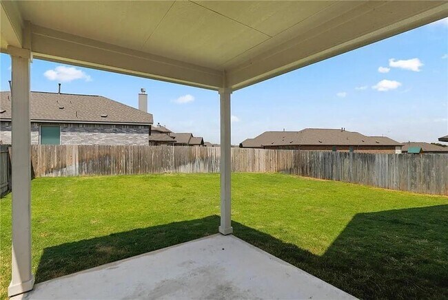 Building Photo - 541 Palmilla St
