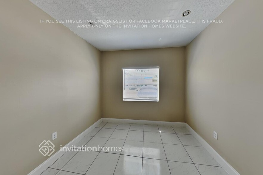 Building Photo - 17035 SW 145th Ave
