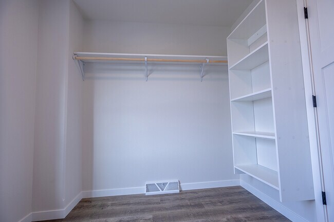 Building Photo - 3408 Green Pastures Ln