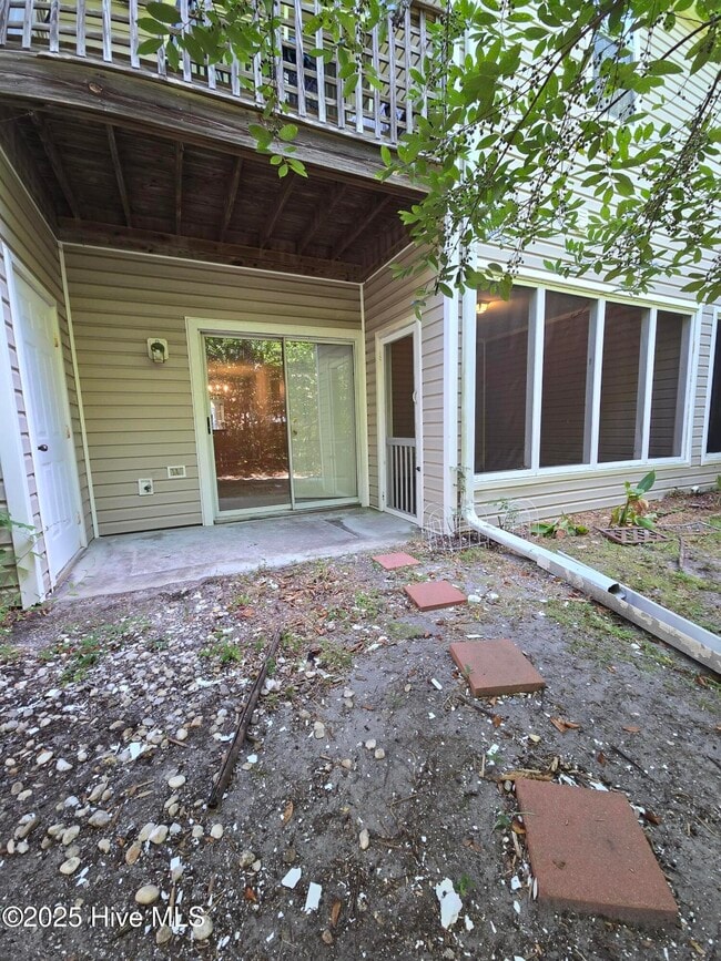 Building Photo - 723 Bragg Dr