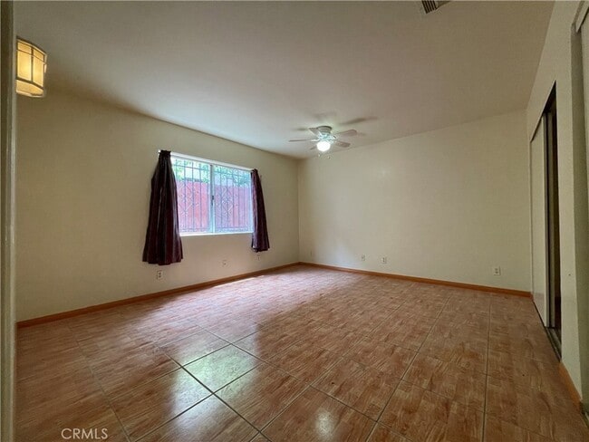 Building Photo - 1349 Walnut Ave