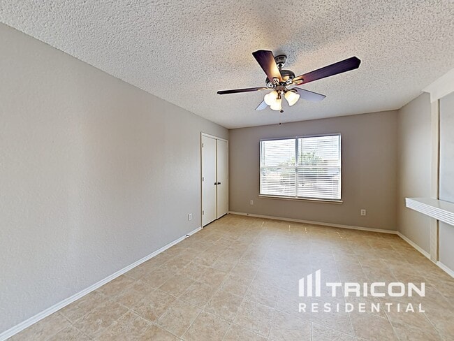 Building Photo - 1002 Windsor Ln