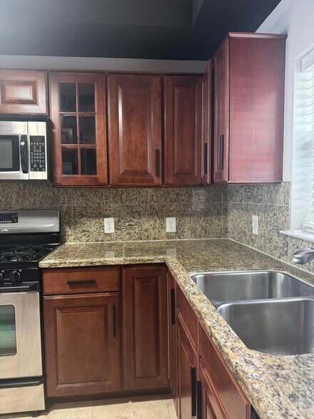 Building Photo - 488 Burlington Road Northeast