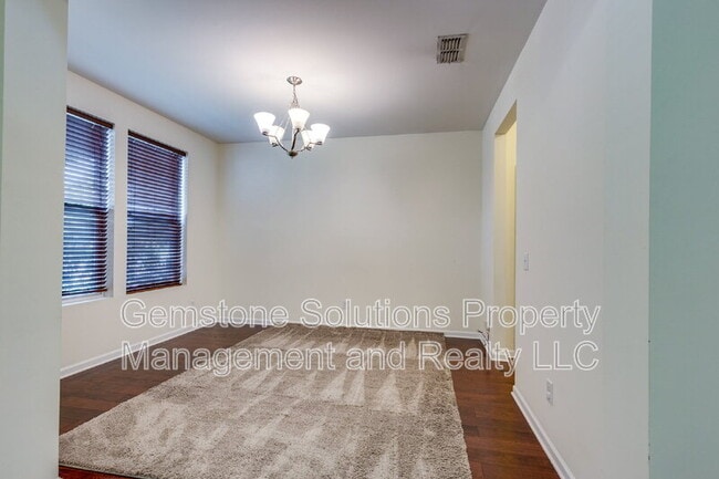 Building Photo - 203 S Dunnwood Ln