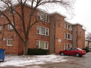 Building Photo - 14031 S School St Riverdale, IL 60827