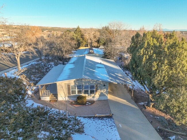 Building Photo - 2 bed, 2 bath Home in Prescott!