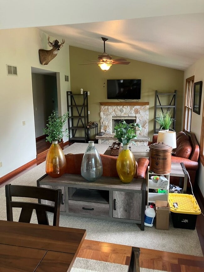 Building Photo - Single Family Home for Rent in Genesee