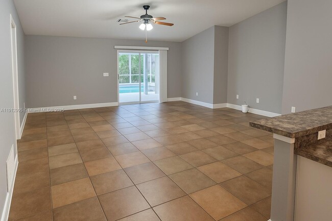 Building Photo - 2001 NE 14th St