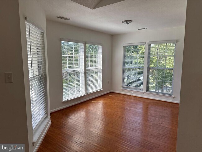 Building Photo - 5960 Millrace Ct