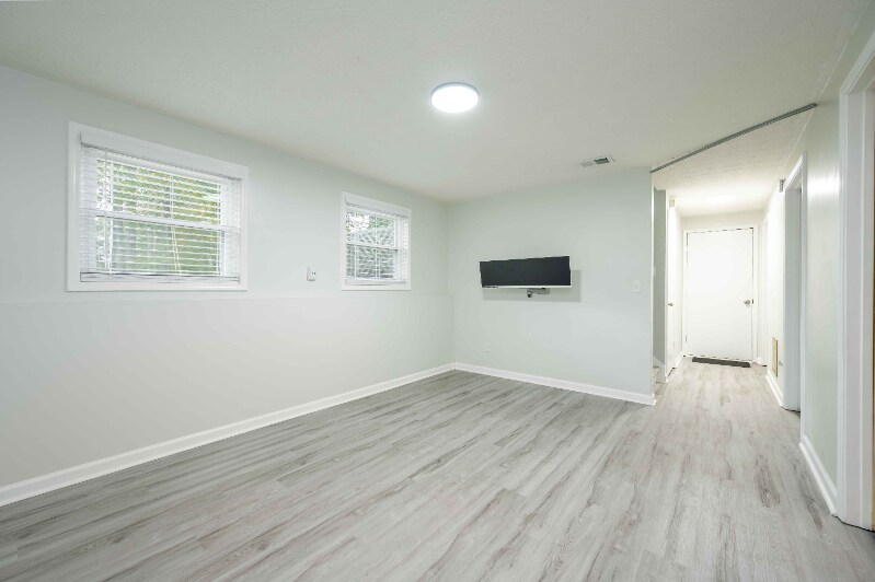 Building Photo - 4348 Bradley Dr SW