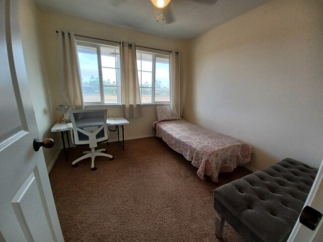 Building Photo - 50 Halili Ln