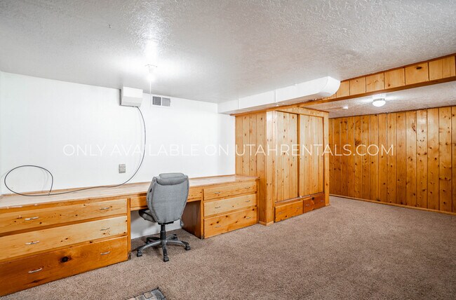 Building Photo - 347 S 500 W