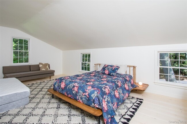 Building Photo - 210 Robinson Ln