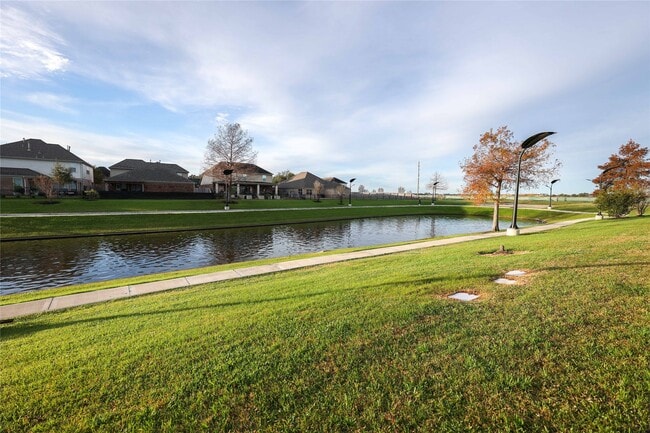 Building Photo - 15410 Redbud Dale Ct