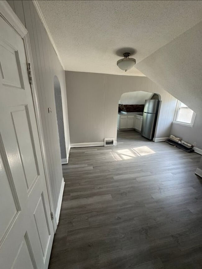 Building Photo - 2940 Vincent Ave N