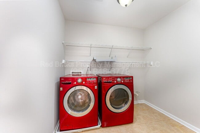 Building Photo - 2288 Barrowcliffe Dr NW